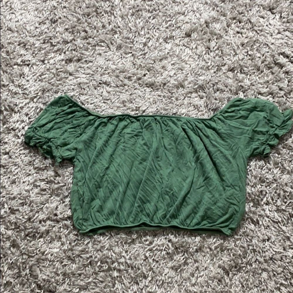 Off the shoulders crop top